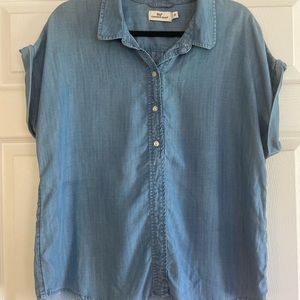 Vineyard Vines chambray 1/2 button short sleeve blouse, 12, EUC